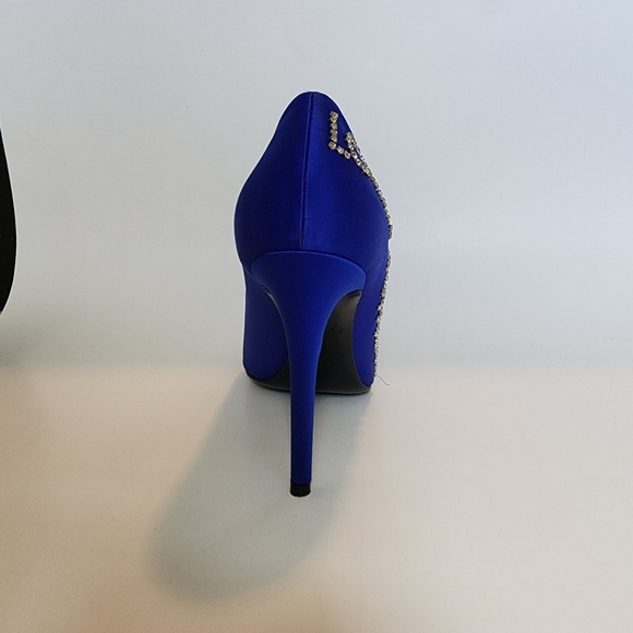 Call Back Louis Vuitton Pump - Picture 4 of 16